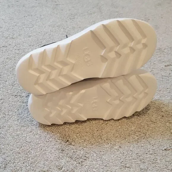 UGG Marin Mega Lace Black/White Platform Sneakers Size 9.5 - Picture 8 of 8